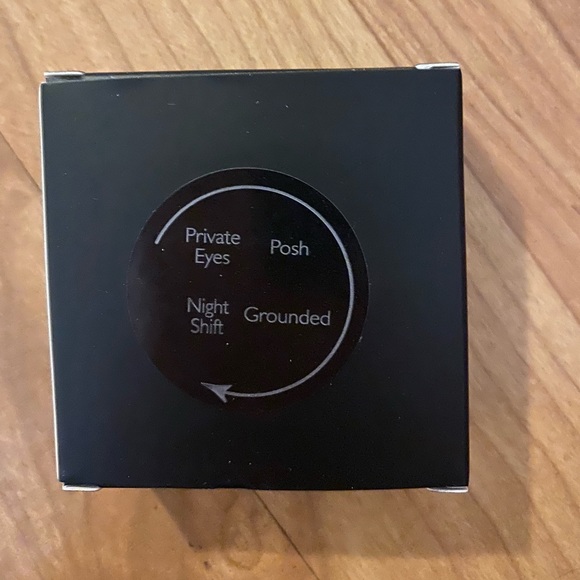 NIB Be A Bombshell Cairo Eye Shadow palette NIB - Picture 3 of 8